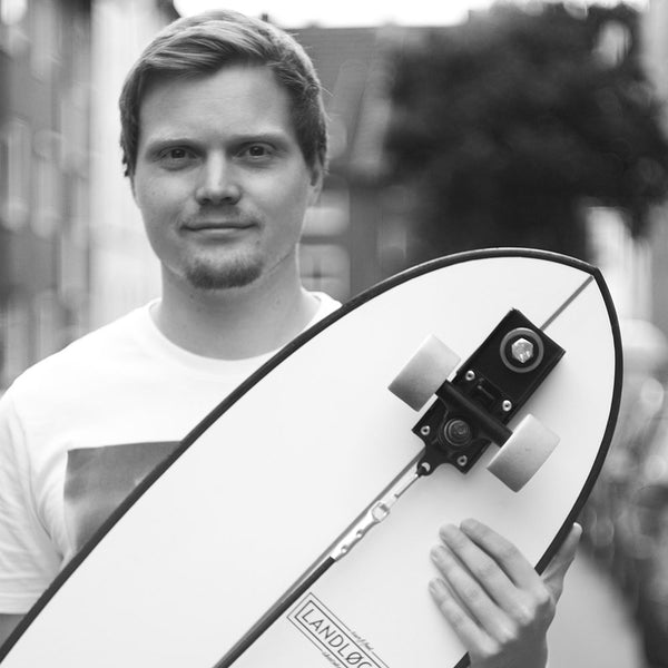 Nachgefragt bei Dominik von Landlocked Boards – wie du deine Surfskills landlocked trainieren kannst!